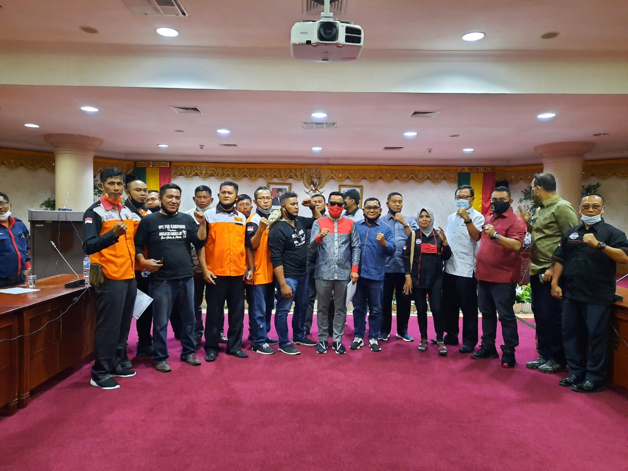 Demo KSBSI di DPRD Riau Tolak RUU Cipta Kerja